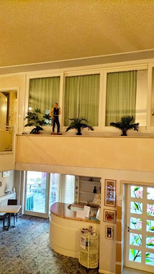 Hotel Villa Lilla Desenzano del Garda Exteriör bild